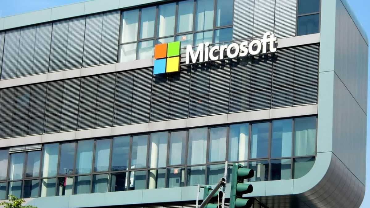 Microsoft Teams, Outlook suffer a major outage worldwide