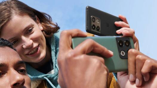 Smartphones with curved display that are launched in 2023