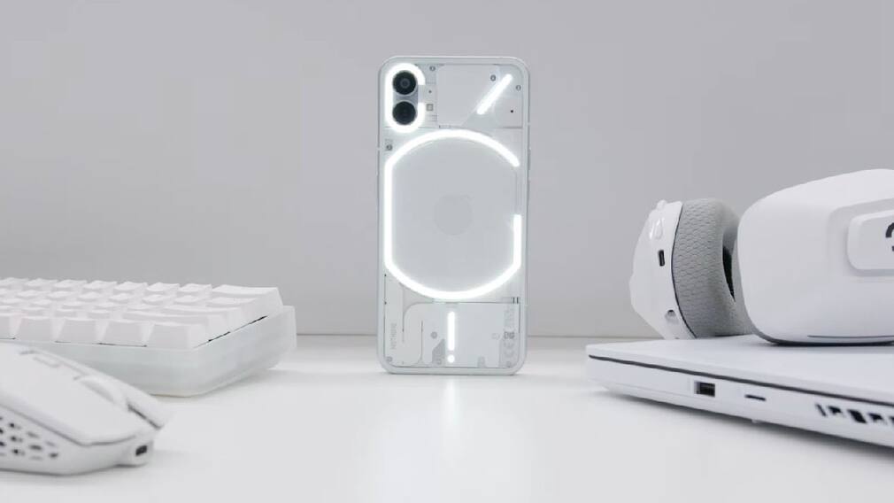 Valentine's Day offers: Nothing Phone (1), Ear (stick) available on huge discount