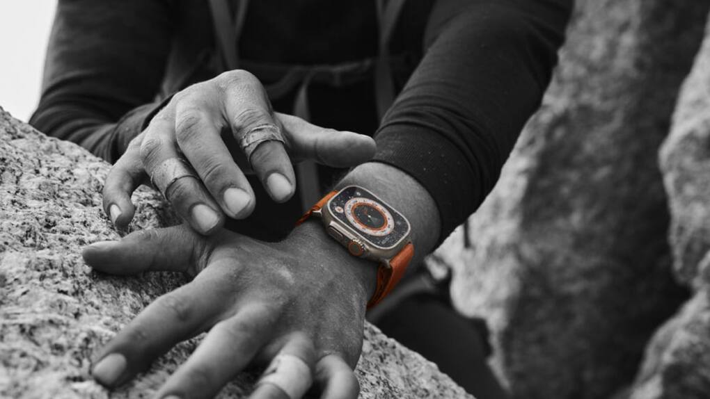 Apple decided to preemptively comply with ITC's orders by halting the sales of its two Watch models.