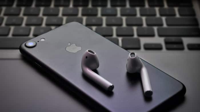 AirPods