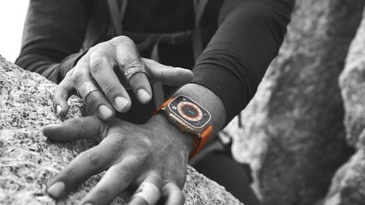 Amazon deals: Top Apple Watch-like smartwatches to buy under Rs 2,500