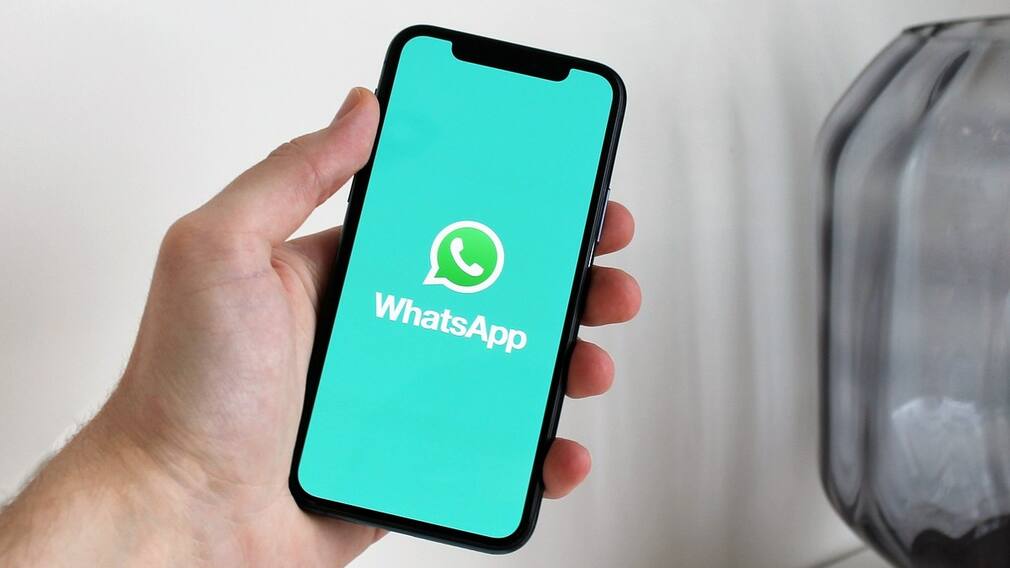 Whatsapp के जरिए मिनटों में बुक करें Uber Ride, एकदम आसान है तरीका