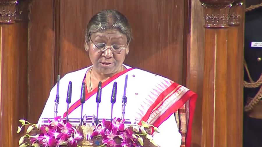 Budget 2023: राष्ट्रपति द्रौपदी मुर्मू ने की 'आत्मनिर्भर भारत' की तारीफ, कहा- भारत बना मोबाइल फोन का बड़ा निर्यातक President-Murmu