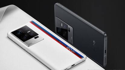 iQOO 11 5G with Snapdragon 8 Gen 2 SoC launched in India at a starting price of Rs 54,999