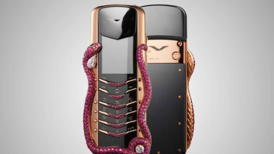 Vertu Signature Cobra
