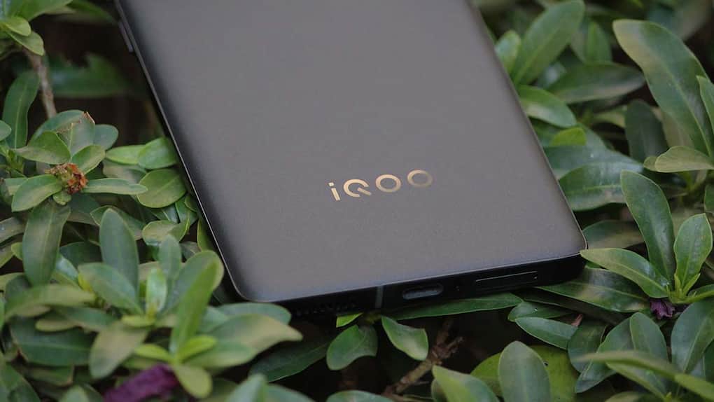 iQOO 11 featured 4