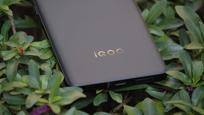 iQOO 11 featured 4