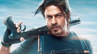 ये क्या! थिएटर रिलीज से पहले 'पठान' (Pathaan) फिल्म की OTT रिलीज डेट से उठा पर्दा, जानें कब और कहां होगी स्ट्रीम