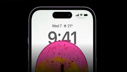 Apple iPhone 15 Plus fresh renders show Dynamic Island and a curvy design