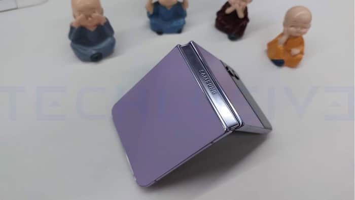 Galaxy-Z-Flip-4-2