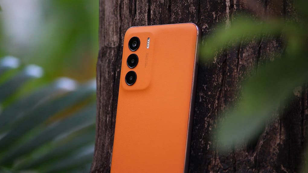 Infinix Zero 5G 2023 Turbo back 2