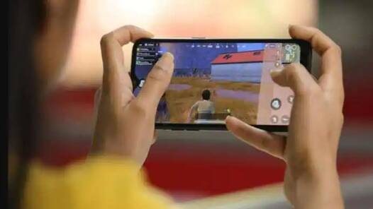 घरवालों ने मोबाइल दिलाने से किया इंकार, गेम खेलने के आदी नाबालिग ने की आत्महत्या