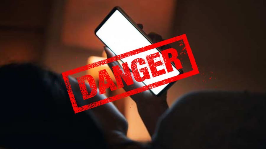 स्मार्टफोन की लत बना देगी अंधा! हैदराबाद से सामने आया 'Smartphone Vision Syndrome' से जुड़ा मामला, जानें कैसे करें बचाव Phone
