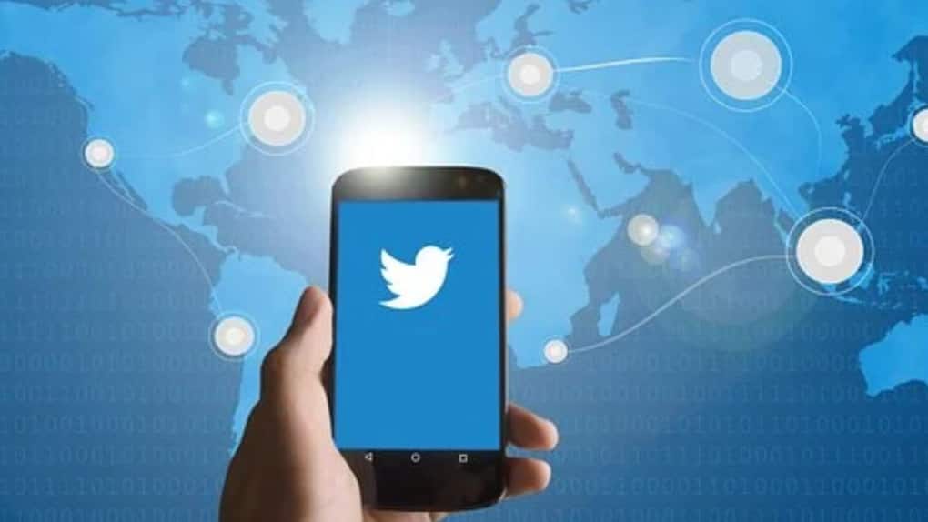 Twitter (7)