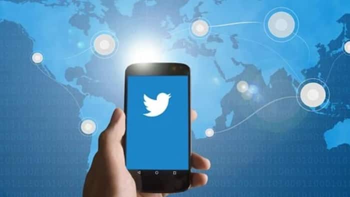 Twitter (7)