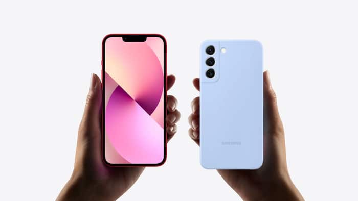 iPhone 13 Galaxy S22