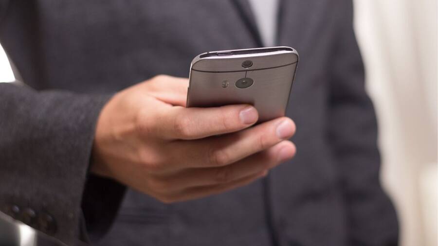 मोबाइल डेटा की समस्या से हैं परेशान? आजमाएं ये 5 तरीके; मुश्किल हो जाएगी हल phone