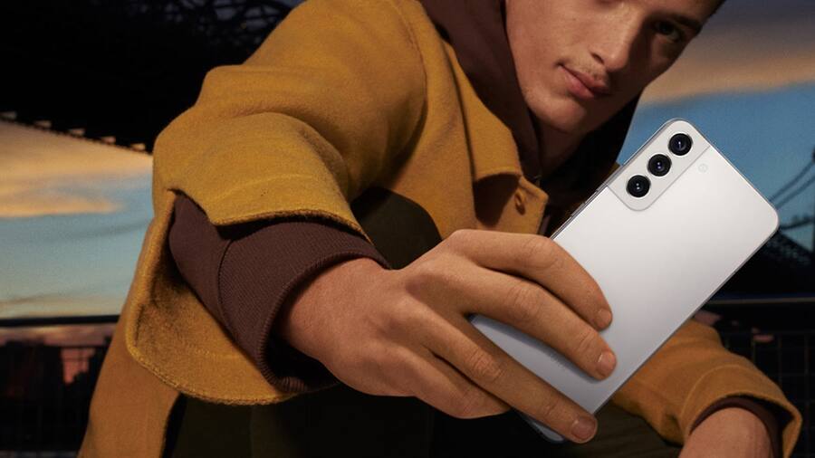 Samsung Galaxy S22 5G look