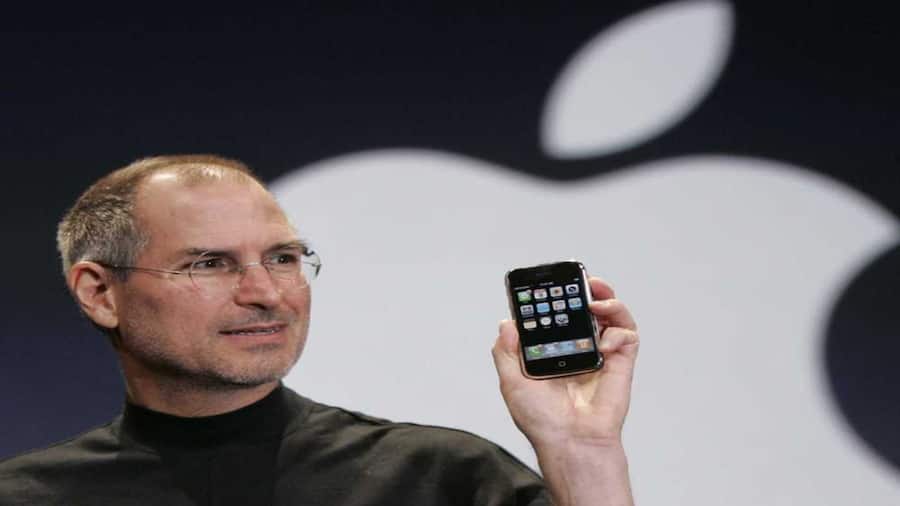 पहले iPhone के लिए लगी 45 लाख रुपये की बोली, जानें इसमें ऐसा क्या है खास apple First Generation iPhone