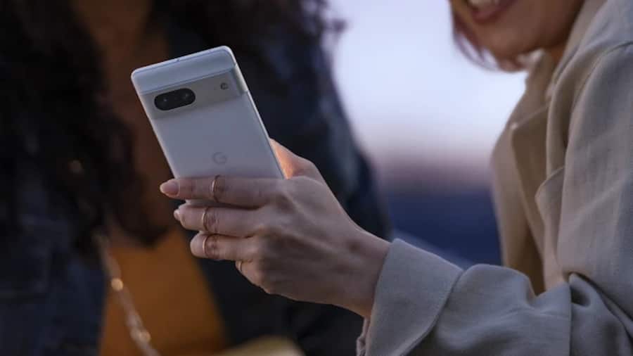 स्विच ऑफ होने के बाद भी ट्रैक कर सकेंगे Android Phone, Google का Find My Device जल्द होगा अपडेट Google Pixel 7 price and offer