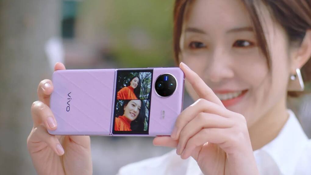 Vivo X Flip Camera