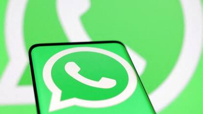 WhatsApp's new feature will let you share status updates as Facebook Stories