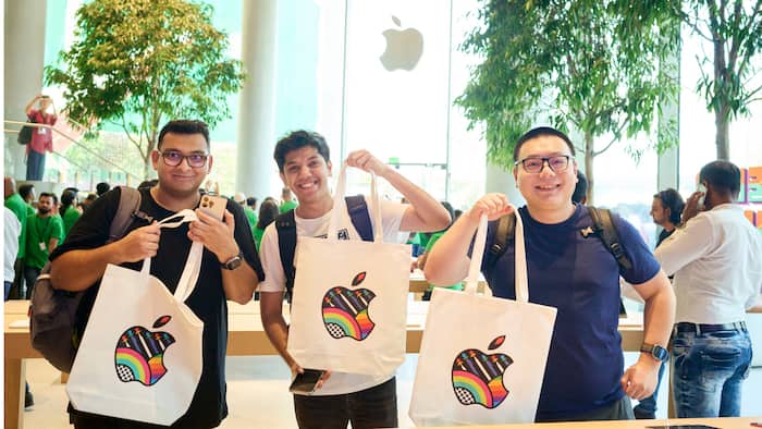 The demand for iPhones in India prompted a surge in Apple's revenue in India.