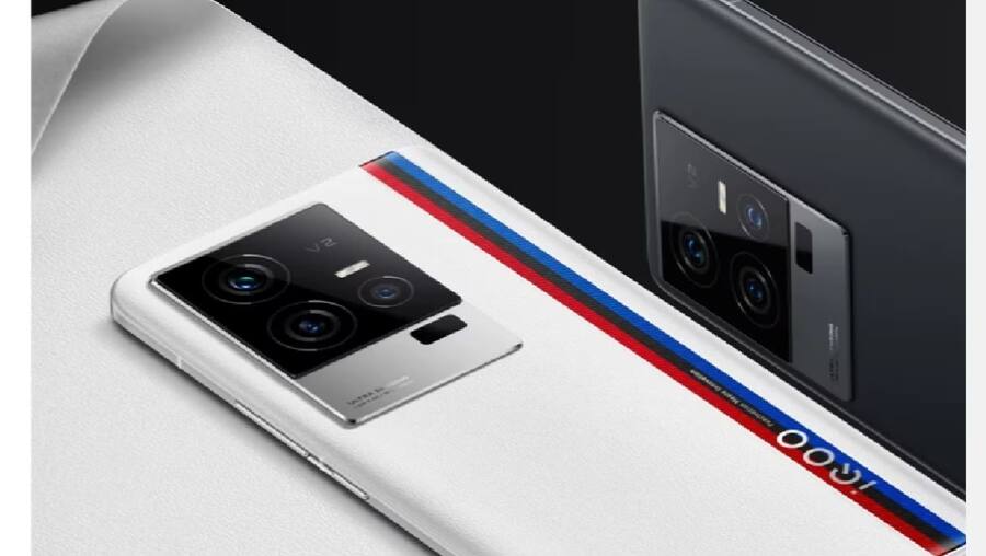 iQOO 11 5G and Vivo TWS earbuds available for Rs 51,999 effectively: Deal iQOO 11 5G processor