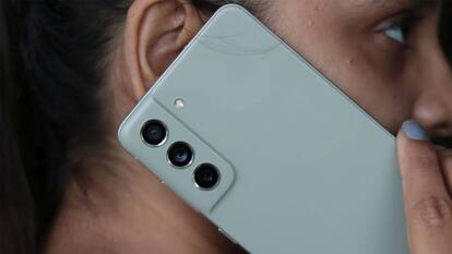 12MP + 12MP + 8MP OIS कैमरा वाले Samsung Galaxy S21 FE 5G पर धांसू ऑफर, हजारों रुपये बचाने का मौका