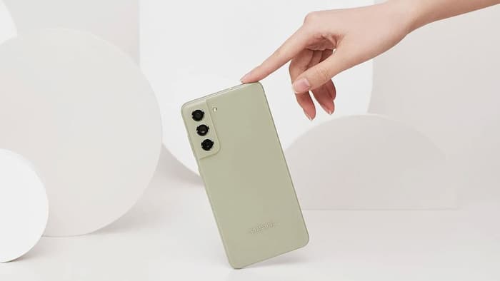 Samsung Galaxy S21 FE 2021 model
