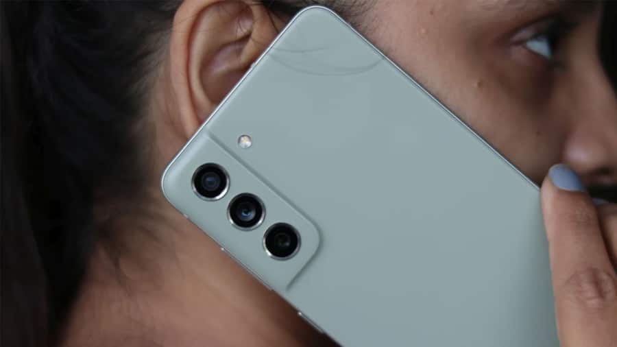 Samsung-Galaxy-S21-FE-4