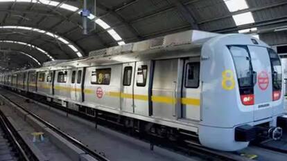 Delhi Metro में यात्रा करने वालों के लिए खुशखबरी! अब WhatsApp से बुक कर पाएंगे मेट्रो टिकट