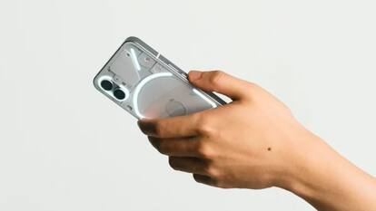 Nothing Phone 2 हुआ गीकबेंच पर लिस्ट, सामने आई RAM और प्रोसेसर की डिटेल