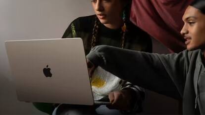 एप्पल ला रहा सस्ता लैपटॉप, गूगल क्रोमबुक को मिलेगी टक्कर