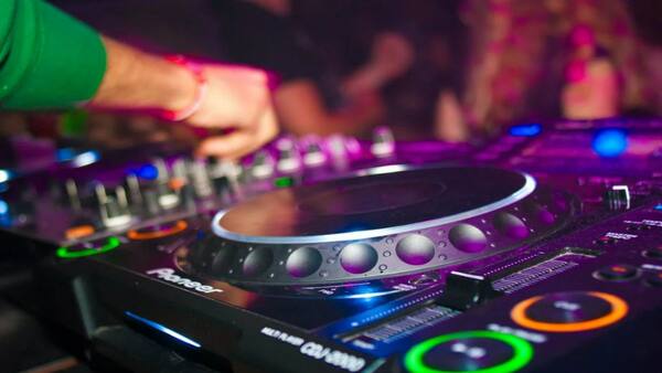 World’s first AI DJ goes to work, but you probably can’t hear its work yet DJ