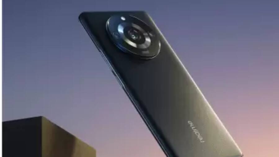 कैमरा सेटअप में कौन है बेहतर?