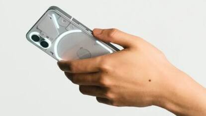 Nothing Phone 2 की लॉन्च डेट कंफर्म, शानदार फीचर के साथ इस दिन इंडियन मार्केट में देगा दस्तक