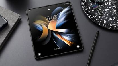 Samsung ने लॉन्च की नई Galaxy Z सीरीज, OnePlus और Oppo ने लिए 'मजे'