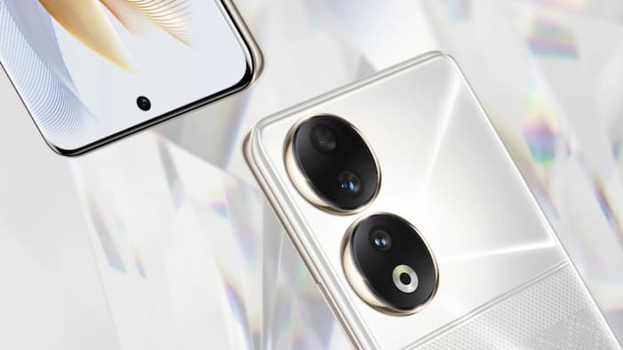 Honor 90