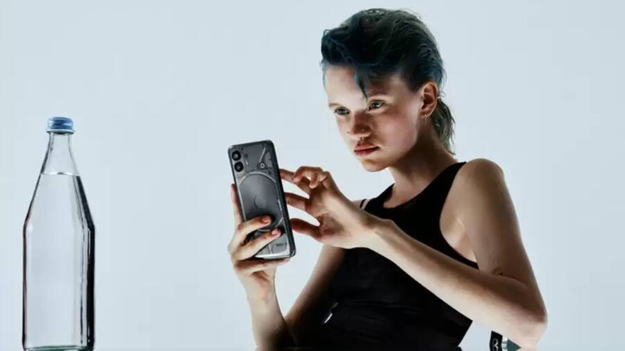 Nothing Phone (2) vs Samsung Galaxy S21 FE 5G Battery