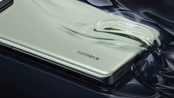 Xiaomi ला रहा तीन कैमरे वाला MIX Flip स्मार्टफोन, लिस्टिंग में लीक हुई डिटेल Xiaomi