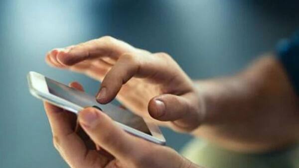 Emergency Alert on Mobile: आपके फोन पर भी आया 'इमरजेंसी अलर्ट' का मैसेज? जानें वजह Mobile-Connection