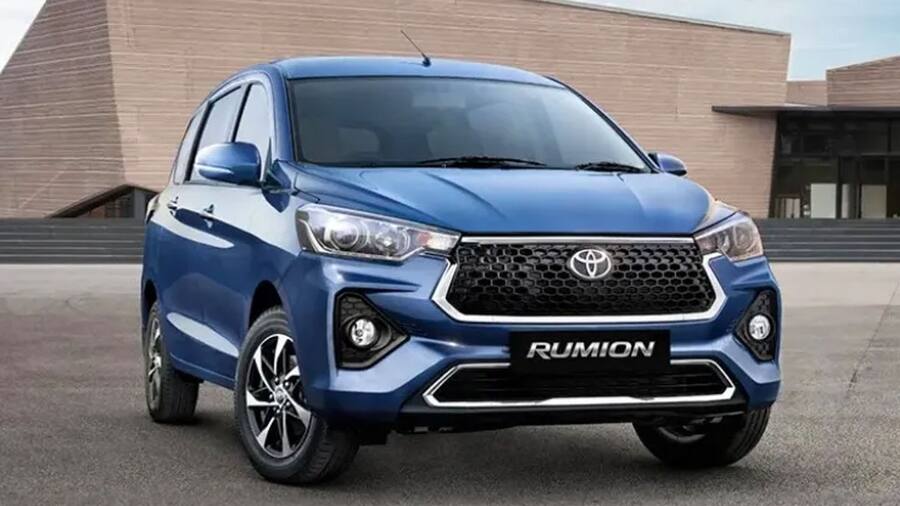 Toyota Rumion MPV भारत में हुई लॉन्च, जानें कीमत, फीचर्स और माइलेज Toyota-Rumion