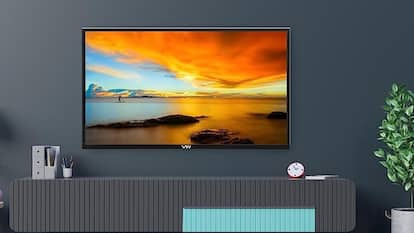 Amazon Great Freedom Festival Sale 2023: 10 हजार से कम में तुरंत खरीद लें ये स्मार्ट टीवी, आज है सेल का आखिरी दिन