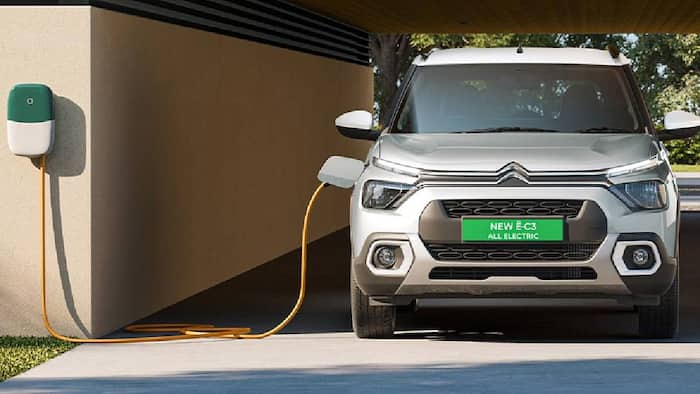electric vehicle