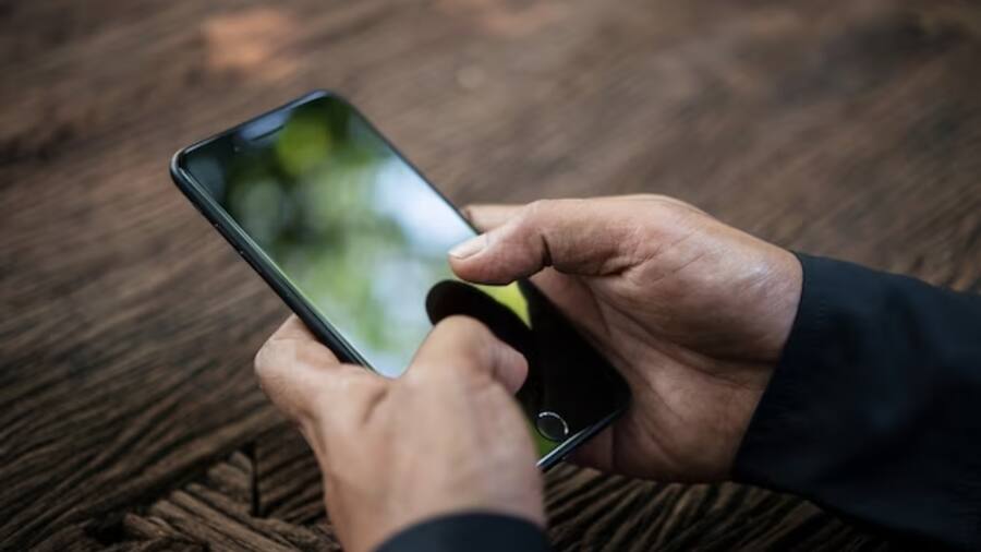 Android फोन में जल्दी खत्म हो जाता है डेटा, तुरंत करें ये काम phone pic