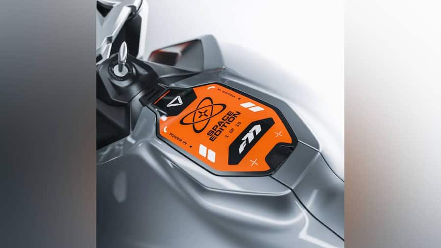 Ultraviolette F77 Space battery and features