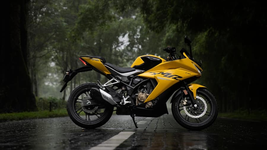 Hero Karizma XMR 210 की कीमत हुई बढ़ोतरी, यहां जानें नए दाम Hero Karizma XMR 210