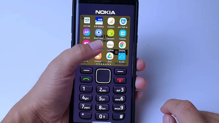 A smartphone running Nokia 1280 Launcher (Image: XFix/ YouTube)